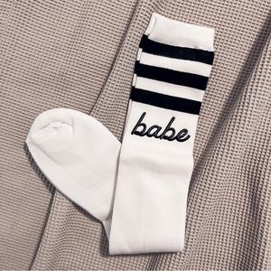 BABE KNEE HIGH SOCKS